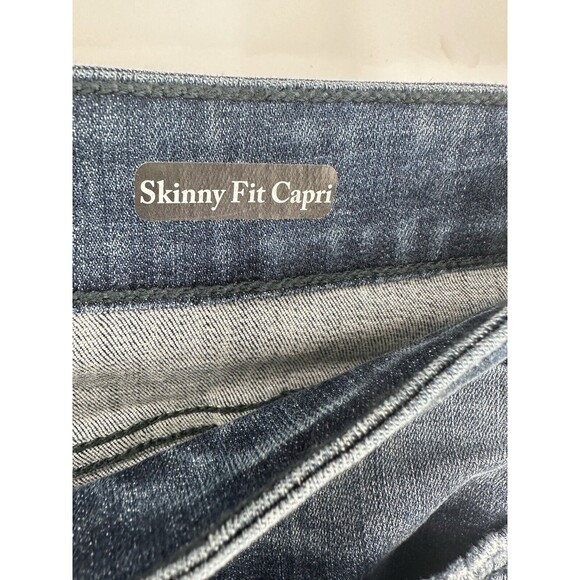 Judy Blue Jeans Women's 5/27 raw Hem Skinny Fit CROPPED Distressed mint - Picture 12 of 12